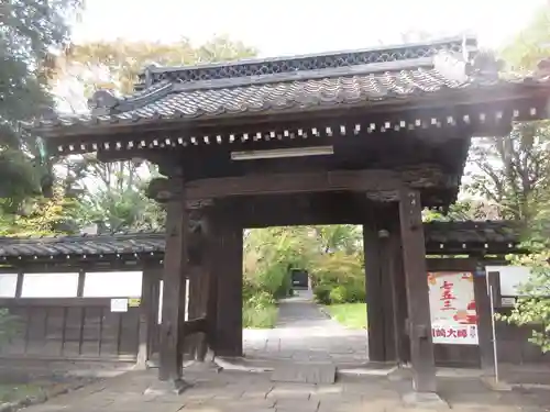 来福寺の山門