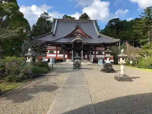 東身延藻原寺の本殿・本堂