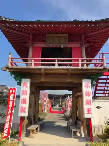 泉竜寺(乙女不動尊)の山門・神門