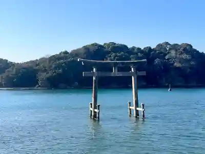 元嶋神社の{uncategorized: "未分類", other: "その他", undefined: "問題あり", building: "その他建物", grave: "お墓", sacred_gate: "鳥居", guardian: "狛犬", statue: "像", buddha: "仏像", history: "歴史", nature: "自然", garden: "庭園", animal: "動物", pagoda: "塔", temizu: "手水舎", mountain_gate: "山門・神門", sanctuary: "本殿・本堂", subordinate: "末社・摂社", art: "芸術", scenery: "景色", jizo: "地蔵", ema: "絵馬", goshuin: "御朱印", omikuji: "おみくじ", items: "授与品その他", amulet: "お守り", goshuincho: "御朱印帳", eats: "食事", festival: "お祭り", votive_dance: "神楽", shichigosan: "七五三参", wedding: "結婚式", experience: "体験その他", initially: "初詣", around: "周辺", anti_infection: "感染症対策"}
