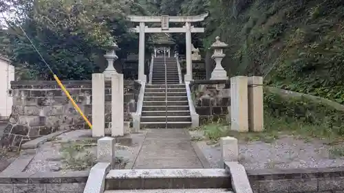 諏訪神社の鳥居