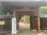 明王院(満願寺別院)の山門・神門