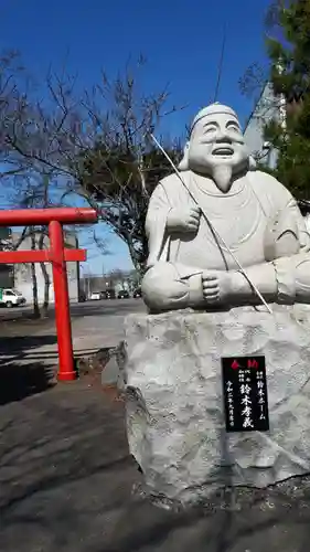 白老八幡神社の像