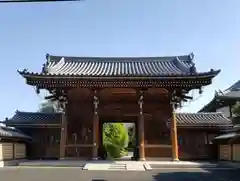 立法寺の山門