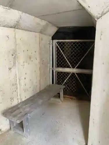 端島神社の{uncategorized: "未分類", other: "その他", undefined: "問題あり", building: "その他建物", grave: "お墓", sacred_gate: "鳥居", guardian: "狛犬", statue: "像", buddha: "仏像", history: "歴史", nature: "自然", garden: "庭園", animal: "動物", pagoda: "塔", temizu: "手水舎", mountain_gate: "山門・神門", sanctuary: "本殿・本堂", subordinate: "末社・摂社", art: "芸術", scenery: "景色", jizo: "地蔵", ema: "絵馬", goshuin: "御朱印", omikuji: "おみくじ", items: "授与品その他", amulet: "お守り", goshuincho: "御朱印帳", eats: "食事", festival: "お祭り", votive_dance: "神楽", shichigosan: "七五三参", wedding: "結婚式", experience: "体験その他", initially: "初詣", around: "周辺", anti_infection: "感染症対策"}