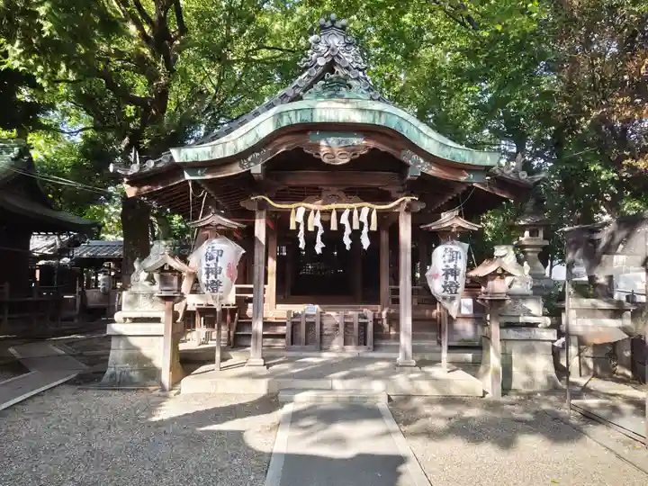 白山社の本殿・本堂