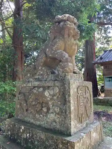 西神社の狛犬