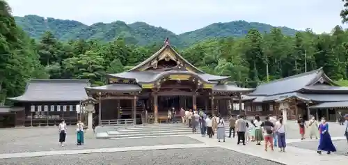 彌彦神社の本殿・本堂