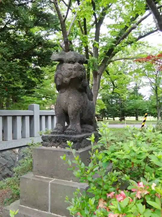 彌彦神社 (伊夜日子神社)の狛犬