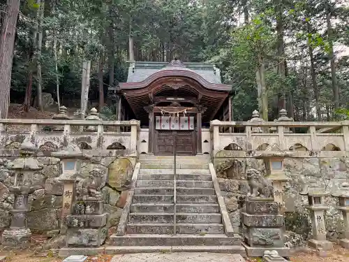 松尾神社の本殿