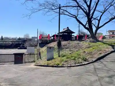 はね瀧道了尊の{uncategorized: "未分類", other: "その他", undefined: "問題あり", building: "その他建物", grave: "お墓", sacred_gate: "鳥居", guardian: "狛犬", statue: "像", buddha: "仏像", history: "歴史", nature: "自然", garden: "庭園", animal: "動物", pagoda: "塔", temizu: "手水舎", mountain_gate: "山門・神門", sanctuary: "本殿・本堂", subordinate: "末社・摂社", art: "芸術", scenery: "景色", jizo: "地蔵", ema: "絵馬", goshuin: "御朱印", omikuji: "おみくじ", items: "授与品その他", amulet: "お守り", goshuincho: "御朱印帳", eats: "食事", festival: "お祭り", votive_dance: "神楽", shichigosan: "七五三参", wedding: "結婚式", experience: "体験その他", initially: "初詣", around: "周辺", anti_infection: "感染症対策"}