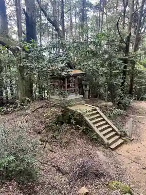當麻山口神社の{uncategorized: "未分類", other: "その他", undefined: "問題あり", building: "その他建物", grave: "お墓", sacred_gate: "鳥居", guardian: "狛犬", statue: "像", buddha: "仏像", history: "歴史", nature: "自然", garden: "庭園", animal: "動物", pagoda: "塔", temizu: "手水舎", mountain_gate: "山門・神門", sanctuary: "本殿・本堂", subordinate: "末社・摂社", art: "芸術", scenery: "景色", jizo: "地蔵", ema: "絵馬", goshuin: "御朱印", omikuji: "おみくじ", items: "授与品その他", amulet: "お守り", goshuincho: "御朱印帳", eats: "食事", festival: "お祭り", votive_dance: "神楽", shichigosan: "七五三参", wedding: "結婚式", experience: "体験その他", initially: "初詣", around: "周辺", anti_infection: "感染症対策"}