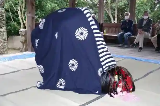 白髭神社の{uncategorized: "未分類", other: "その他", undefined: "問題あり", building: "その他建物", grave: "お墓", sacred_gate: "鳥居", guardian: "狛犬", statue: "像", buddha: "仏像", history: "歴史", nature: "自然", garden: "庭園", animal: "動物", pagoda: "塔", temizu: "手水舎", mountain_gate: "山門・神門", sanctuary: "本殿・本堂", subordinate: "末社・摂社", art: "芸術", scenery: "景色", jizo: "地蔵", ema: "絵馬", goshuin: "御朱印", omikuji: "おみくじ", items: "授与品その他", amulet: "お守り", goshuincho: "御朱印帳", eats: "食事", festival: "お祭り", votive_dance: "神楽", shichigosan: "七五三参", wedding: "結婚式", experience: "体験その他", initially: "初詣", around: "周辺", anti_infection: "感染症対策"}