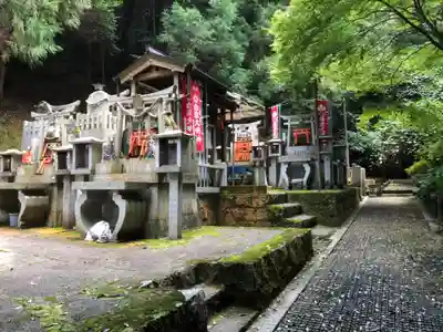 伏見稲荷大社　御膳谷奉拝所の末社・摂社