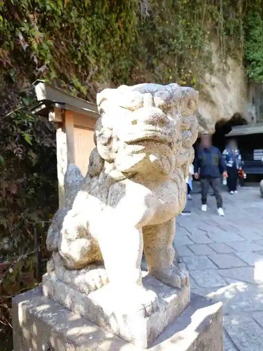 銭洗弁財天宇賀福神社の{uncategorized: "未分類", other: "その他", undefined: "問題あり", building: "その他建物", grave: "お墓", sacred_gate: "鳥居", guardian: "狛犬", statue: "像", buddha: "仏像", history: "歴史", nature: "自然", garden: "庭園", animal: "動物", pagoda: "塔", temizu: "手水舎", mountain_gate: "山門・神門", sanctuary: "本殿・本堂", subordinate: "末社・摂社", art: "芸術", scenery: "景色", jizo: "地蔵", ema: "絵馬", goshuin: "御朱印", omikuji: "おみくじ", items: "授与品その他", amulet: "お守り", goshuincho: "御朱印帳", eats: "食事", festival: "お祭り", votive_dance: "神楽", shichigosan: "七五三参", wedding: "結婚式", experience: "体験その他", initially: "初詣", around: "周辺", anti_infection: "感染症対策"}