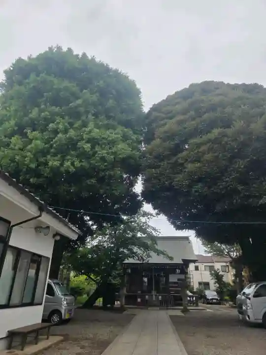 天沼熊野神社の{uncategorized: "未分類", other: "その他", undefined: "問題あり", building: "その他建物", grave: "お墓", sacred_gate: "鳥居", guardian: "狛犬", statue: "像", buddha: "仏像", history: "歴史", nature: "自然", garden: "庭園", animal: "動物", pagoda: "塔", temizu: "手水舎", mountain_gate: "山門・神門", sanctuary: "本殿・本堂", subordinate: "末社・摂社", art: "芸術", scenery: "景色", jizo: "地蔵", ema: "絵馬", goshuin: "御朱印", omikuji: "おみくじ", items: "授与品その他", amulet: "お守り", goshuincho: "御朱印帳", eats: "食事", festival: "お祭り", votive_dance: "神楽", shichigosan: "七五三参", wedding: "結婚式", experience: "体験その他", initially: "初詣", around: "周辺", anti_infection: "感染症対策"}