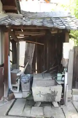 源内塚(薬師堂)(滋賀県)