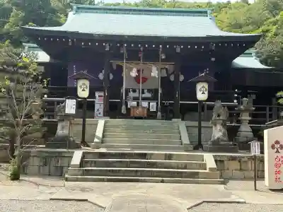 白國神社の{uncategorized: "未分類", other: "その他", undefined: "問題あり", building: "その他建物", grave: "お墓", sacred_gate: "鳥居", guardian: "狛犬", statue: "像", buddha: "仏像", history: "歴史", nature: "自然", garden: "庭園", animal: "動物", pagoda: "塔", temizu: "手水舎", mountain_gate: "山門・神門", sanctuary: "本殿・本堂", subordinate: "末社・摂社", art: "芸術", scenery: "景色", jizo: "地蔵", ema: "絵馬", goshuin: "御朱印", omikuji: "おみくじ", items: "授与品その他", amulet: "お守り", goshuincho: "御朱印帳", eats: "食事", festival: "お祭り", votive_dance: "神楽", shichigosan: "七五三参", wedding: "結婚式", experience: "体験その他", initially: "初詣", around: "周辺", anti_infection: "感染症対策"}