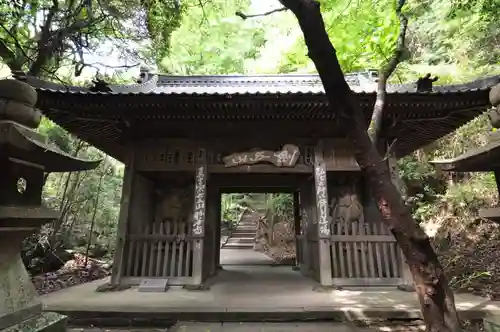 弥谷寺の山門