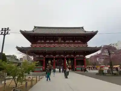 浅草寺の山門・神門