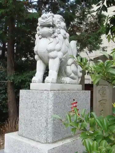 鎮守氷川神社の狛犬