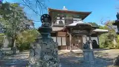 成身院　百体観音堂（さざえ堂）(埼玉県)