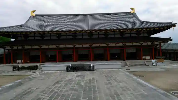 薬師寺の本殿・本堂