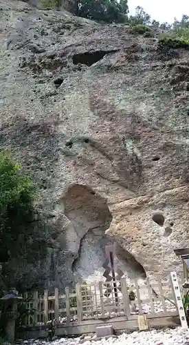 花窟神社の本殿・本堂