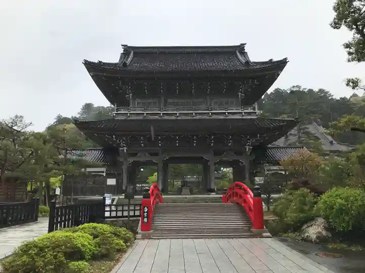 総持寺祖院の山門・神門