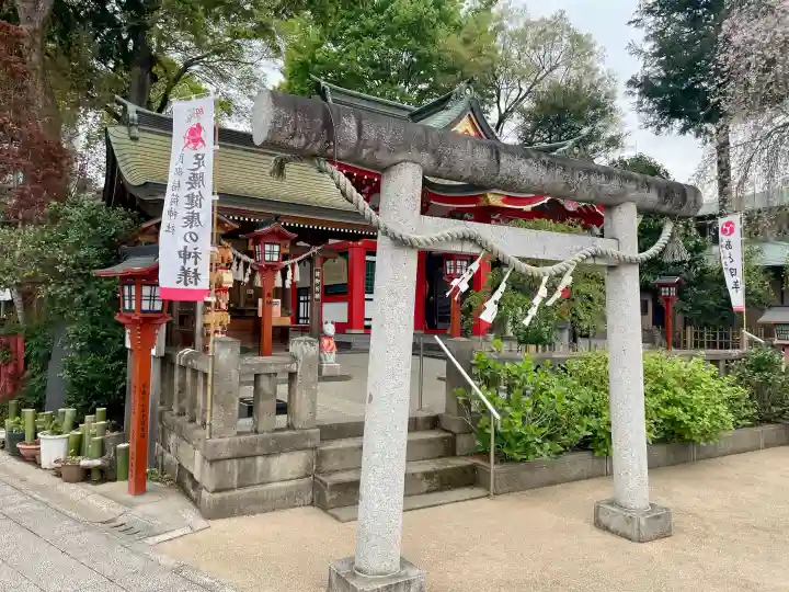 民部稲荷神社(川越八幡宮境内社)の{uncategorized: "未分類", other: "その他", undefined: "問題あり", building: "その他建物", grave: "お墓", sacred_gate: "鳥居", guardian: "狛犬", statue: "像", buddha: "仏像", history: "歴史", nature: "自然", garden: "庭園", animal: "動物", pagoda: "塔", temizu: "手水舎", mountain_gate: "山門・神門", sanctuary: "本殿・本堂", subordinate: "末社・摂社", art: "芸術", scenery: "景色", jizo: "地蔵", ema: "絵馬", goshuin: "御朱印", omikuji: "おみくじ", items: "授与品その他", amulet: "お守り", goshuincho: "御朱印帳", eats: "食事", festival: "お祭り", votive_dance: "神楽", shichigosan: "七五三参", wedding: "結婚式", experience: "体験その他", initially: "初詣", around: "周辺", anti_infection: "感染症対策"}