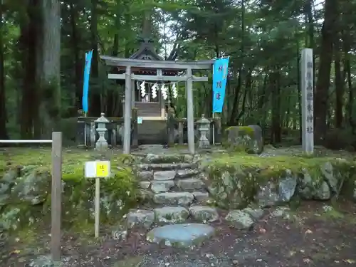 瀧尾高徳水神社 の鳥居