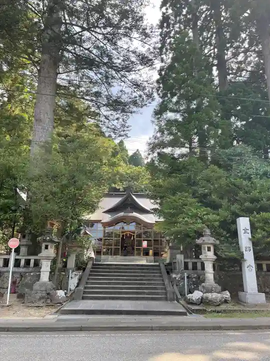 金剱宮の本殿・本堂