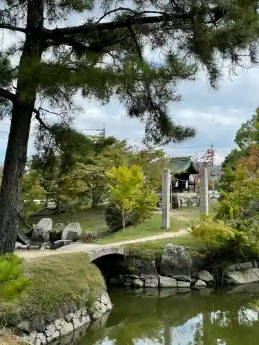 吉備津彦神社の{uncategorized: "未分類", other: "その他", undefined: "問題あり", building: "その他建物", grave: "お墓", sacred_gate: "鳥居", guardian: "狛犬", statue: "像", buddha: "仏像", history: "歴史", nature: "自然", garden: "庭園", animal: "動物", pagoda: "塔", temizu: "手水舎", mountain_gate: "山門・神門", sanctuary: "本殿・本堂", subordinate: "末社・摂社", art: "芸術", scenery: "景色", jizo: "地蔵", ema: "絵馬", goshuin: "御朱印", omikuji: "おみくじ", items: "授与品その他", amulet: "お守り", goshuincho: "御朱印帳", eats: "食事", festival: "お祭り", votive_dance: "神楽", shichigosan: "七五三参", wedding: "結婚式", experience: "体験その他", initially: "初詣", around: "周辺", anti_infection: "感染症対策"}
