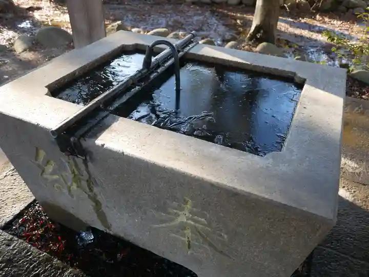 大井俣窪八幡神社の手水舎