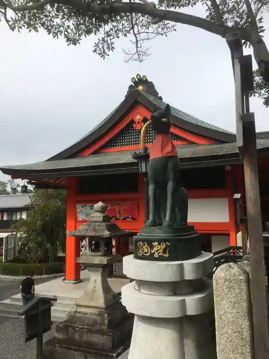 伏見稲荷大社の狛犬