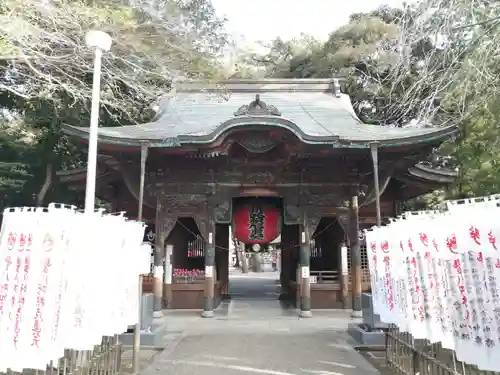 豊川閣　妙厳寺の山門・神門
