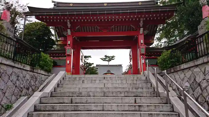 東伏見稲荷神社の山門・神門