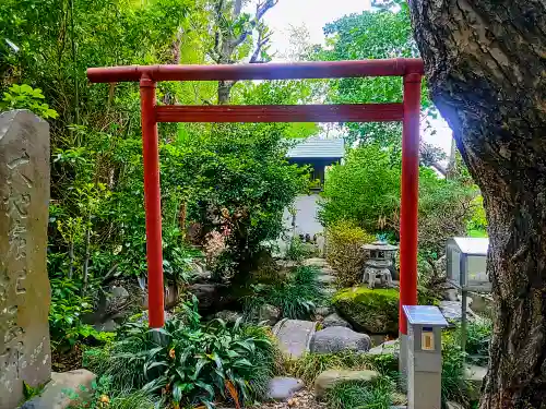 加納院（東源寺）の末社・摂社