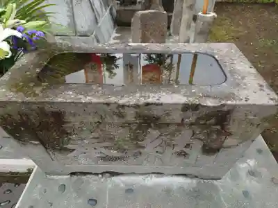 札幌競馬場馬頭観音の手水舎