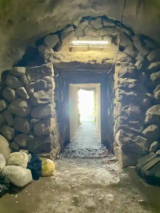 韮崎窟観音(山梨県)