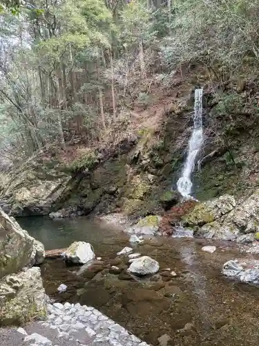 頭之宮四方神社の{uncategorized: "未分類", other: "その他", undefined: "問題あり", building: "その他建物", grave: "お墓", sacred_gate: "鳥居", guardian: "狛犬", statue: "像", buddha: "仏像", history: "歴史", nature: "自然", garden: "庭園", animal: "動物", pagoda: "塔", temizu: "手水舎", mountain_gate: "山門・神門", sanctuary: "本殿・本堂", subordinate: "末社・摂社", art: "芸術", scenery: "景色", jizo: "地蔵", ema: "絵馬", goshuin: "御朱印", omikuji: "おみくじ", items: "授与品その他", amulet: "お守り", goshuincho: "御朱印帳", eats: "食事", festival: "お祭り", votive_dance: "神楽", shichigosan: "七五三参", wedding: "結婚式", experience: "体験その他", initially: "初詣", around: "周辺", anti_infection: "感染症対策"}