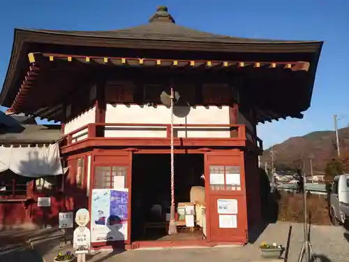 明智寺の本殿・本堂