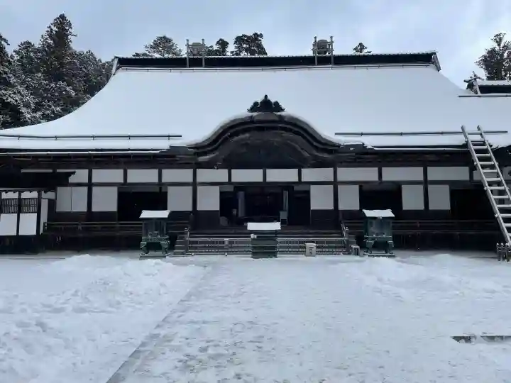 高野山金剛峯寺の{uncategorized: "未分類", other: "その他", undefined: "問題あり", building: "その他建物", grave: "お墓", sacred_gate: "鳥居", guardian: "狛犬", statue: "像", buddha: "仏像", history: "歴史", nature: "自然", garden: "庭園", animal: "動物", pagoda: "塔", temizu: "手水舎", mountain_gate: "山門・神門", sanctuary: "本殿・本堂", subordinate: "末社・摂社", art: "芸術", scenery: "景色", jizo: "地蔵", ema: "絵馬", goshuin: "御朱印", omikuji: "おみくじ", items: "授与品その他", amulet: "お守り", goshuincho: "御朱印帳", eats: "食事", festival: "お祭り", votive_dance: "神楽", shichigosan: "七五三参", wedding: "結婚式", experience: "体験その他", initially: "初詣", around: "周辺", anti_infection: "感染症対策"}