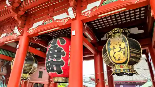 浅草寺の山門・神門