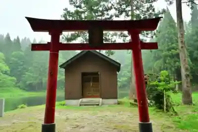 郡殿の池弁財天社(新潟県)