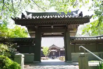 宝蔵寺の山門・神門