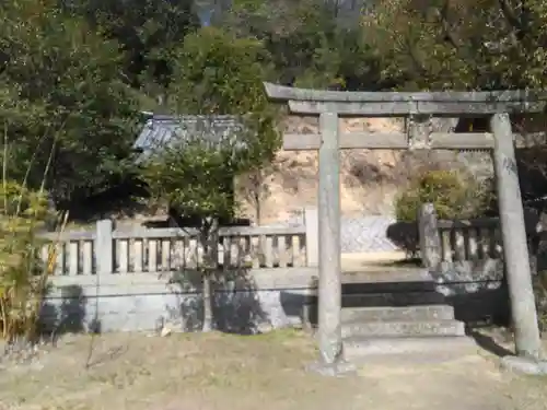 真止戸山神社の鳥居