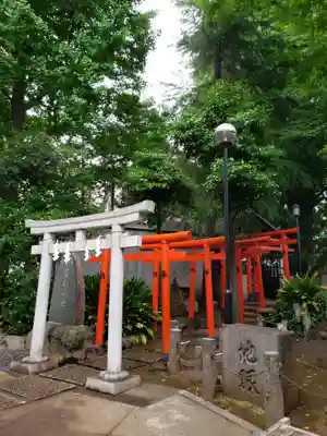 鳩森八幡神社の鳥居