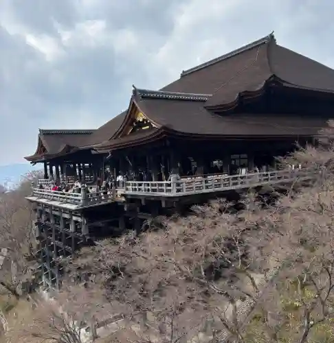 清水寺の{uncategorized: "未分類", other: "その他", undefined: "問題あり", building: "その他建物", grave: "お墓", sacred_gate: "鳥居", guardian: "狛犬", statue: "像", buddha: "仏像", history: "歴史", nature: "自然", garden: "庭園", animal: "動物", pagoda: "塔", temizu: "手水舎", mountain_gate: "山門・神門", sanctuary: "本殿・本堂", subordinate: "末社・摂社", art: "芸術", scenery: "景色", jizo: "地蔵", ema: "絵馬", goshuin: "御朱印", omikuji: "おみくじ", items: "授与品その他", amulet: "お守り", goshuincho: "御朱印帳", eats: "食事", festival: "お祭り", votive_dance: "神楽", shichigosan: "七五三参", wedding: "結婚式", experience: "体験その他", initially: "初詣", around: "周辺", anti_infection: "感染症対策"}