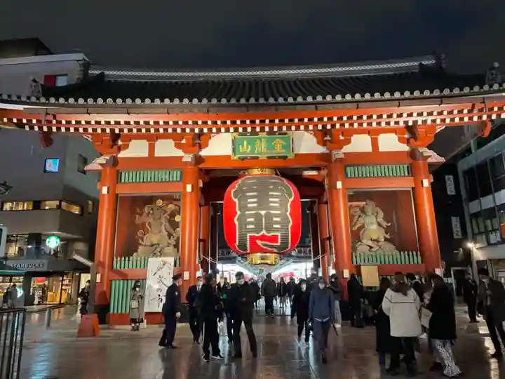 浅草寺の山門・神門